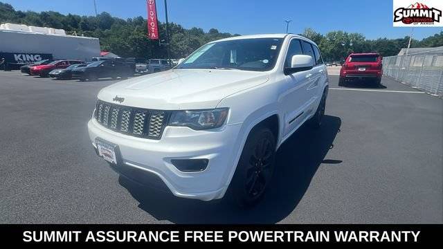 2017 Jeep Grand Cherokee Altitude 4WD photo