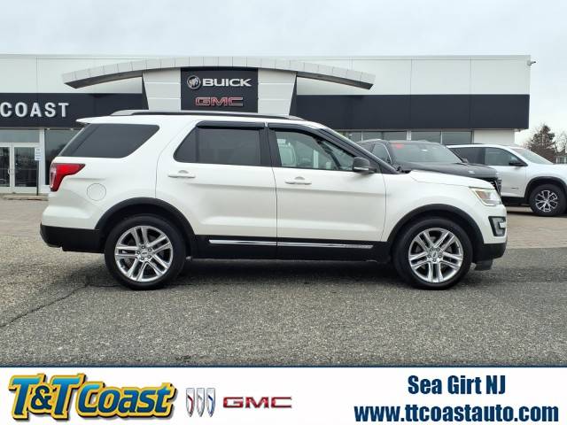 2017 Ford Explorer XLT 4WD photo