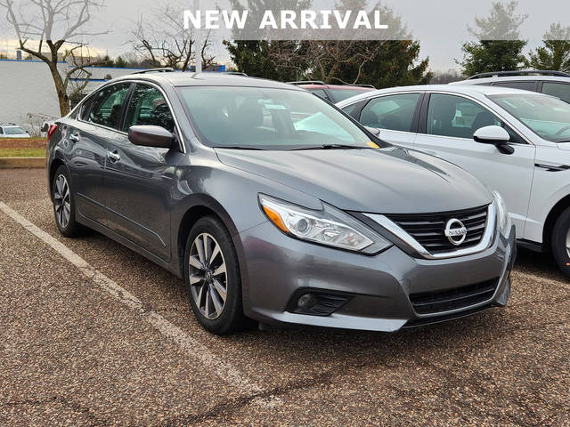 2017 Nissan Altima 2.5 SV FWD photo