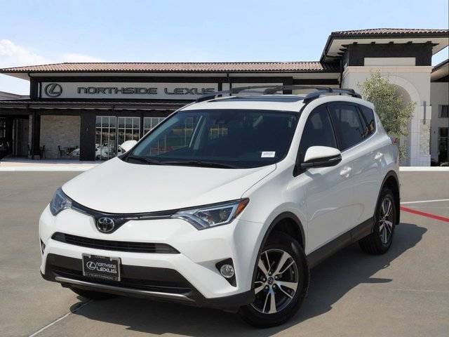 2017 Toyota RAV4 XLE FWD photo