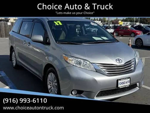 2017 Toyota Sienna XLE FWD photo