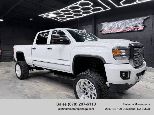 2017 GMC Sierra 2500HD Denali 4WD photo