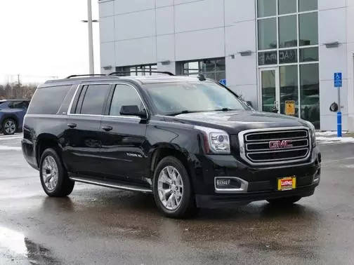 2017 GMC Yukon XL SLT 4WD photo