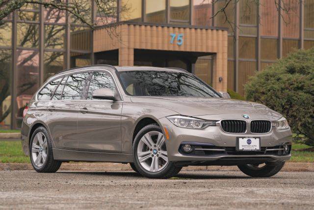 2017 BMW 3 Series 330i xDrive AWD photo