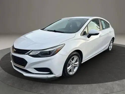 2017 Chevrolet Cruze LT FWD photo