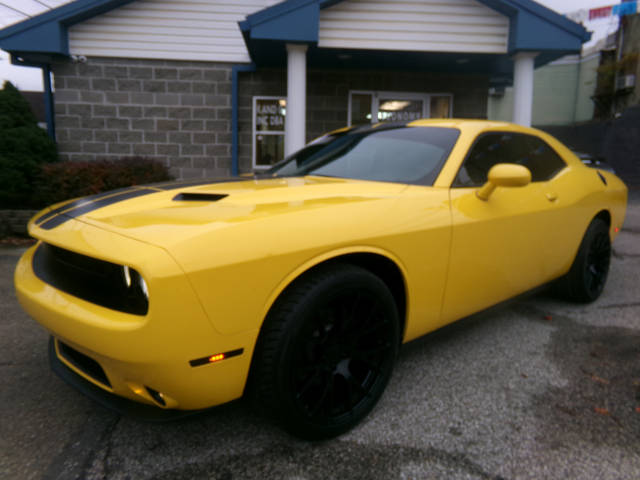 2017 Dodge Challenger SXT Plus RWD photo