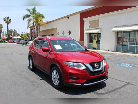 2017 Nissan Rogue SV FWD photo
