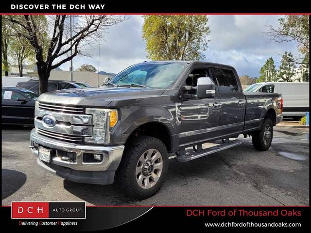 2017 Ford F-350 Super Duty Lariat 4WD photo