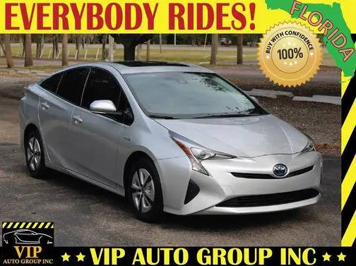 2017 Toyota Prius Three FWD photo