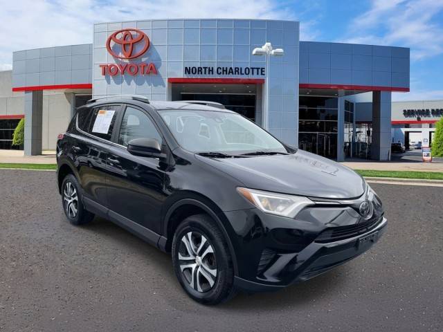 2017 Toyota RAV4 LE AWD photo