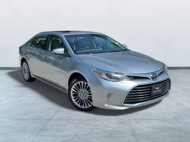 2017 Toyota Avalon Limited FWD photo