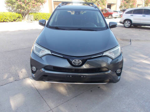 2017 Toyota RAV4 XLE FWD photo