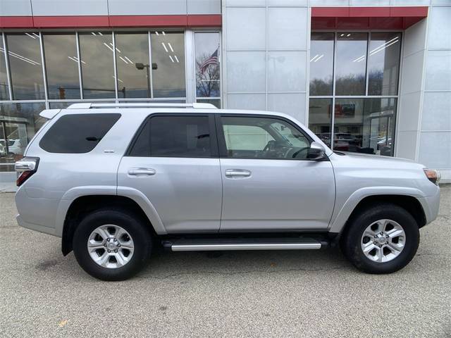 2017 Toyota 4Runner SR5 4WD photo