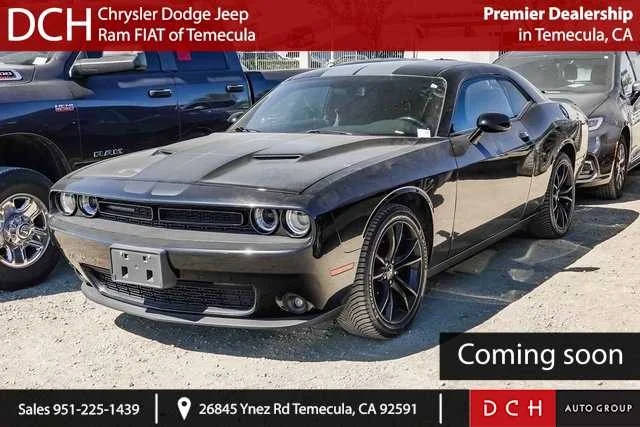 2017 Dodge Challenger SXT RWD photo