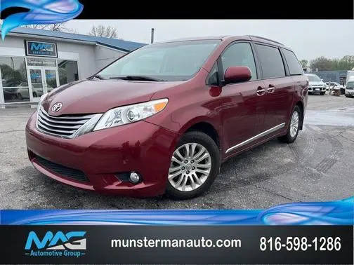 2017 Toyota Sienna XLE FWD photo
