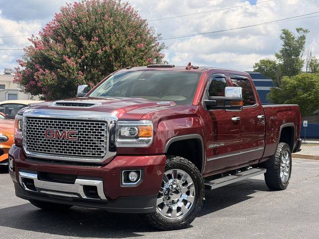 2017 GMC Sierra 2500HD Denali 4WD photo
