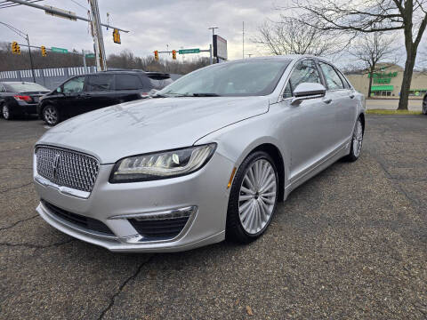 2017 Lincoln MKZ Reserve FWD photo