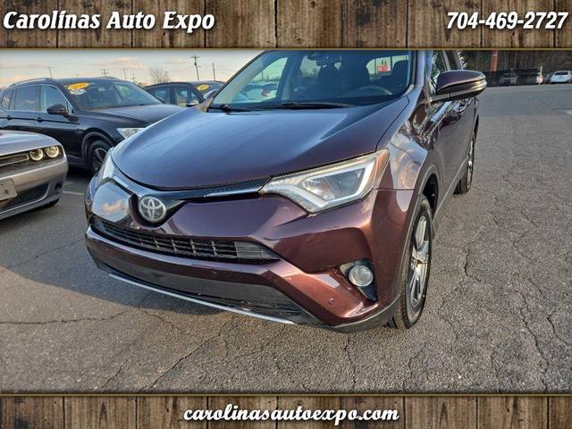 2017 Toyota RAV4 XLE FWD photo