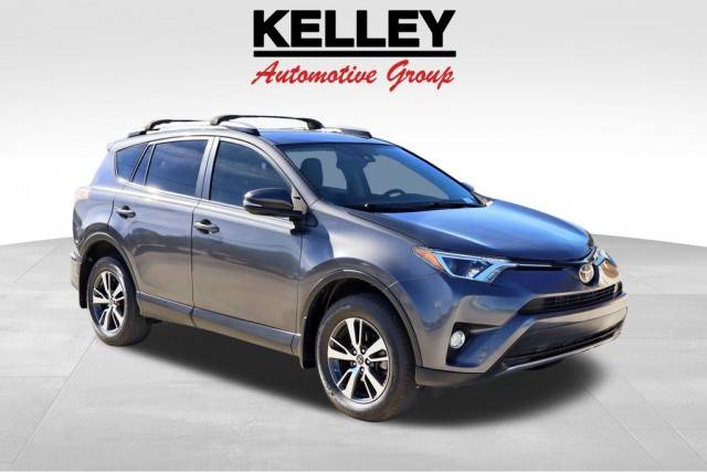 2017 Toyota RAV4 XLE FWD photo