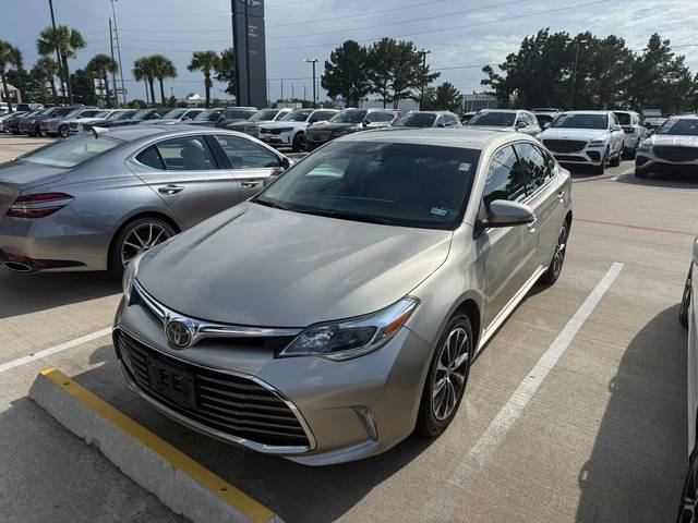 2017 Toyota Avalon XLE FWD photo