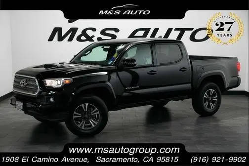 2017 Toyota Tacoma TRD Sport RWD photo