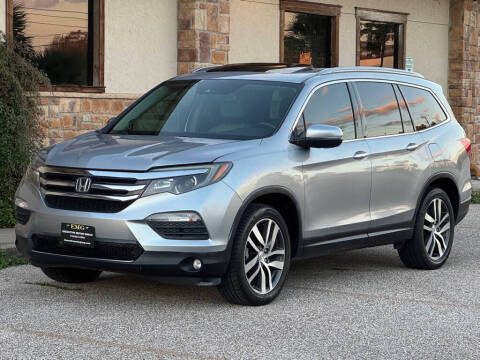2017 Honda Pilot Touring FWD photo