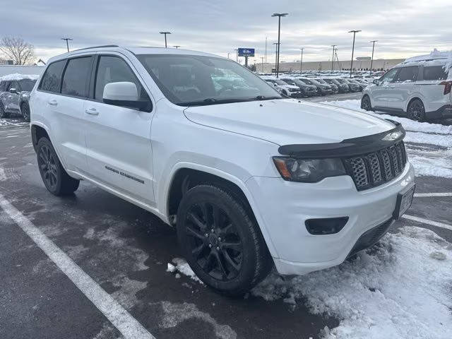 2017 Jeep Grand Cherokee Altitude 4WD photo