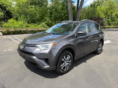 2017 Toyota RAV4 LE AWD photo