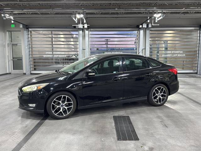 2017 Ford Focus SEL FWD photo