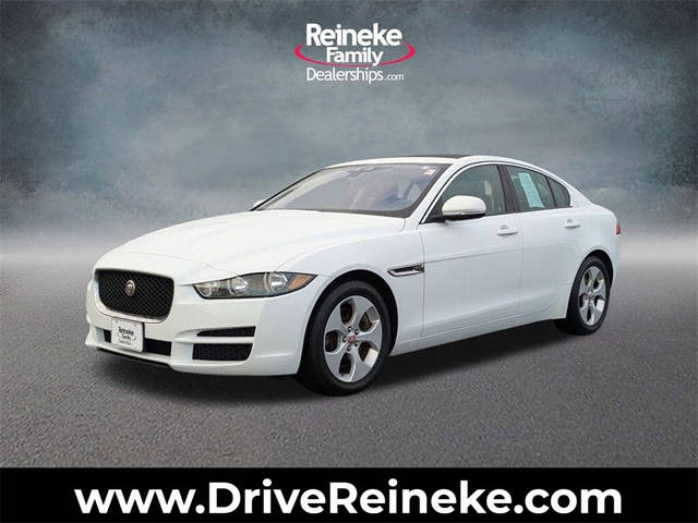 2017 Jaguar XE 25t RWD photo