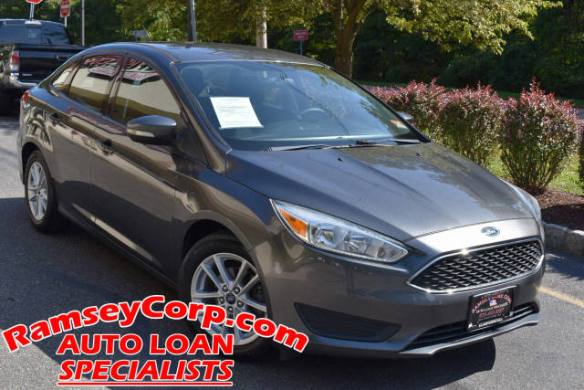 2017 Ford Focus SE FWD photo