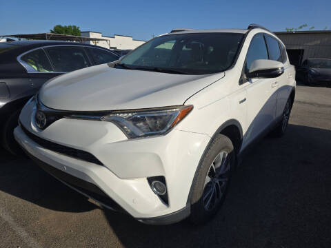 2017 Toyota RAV4 XLE AWD photo