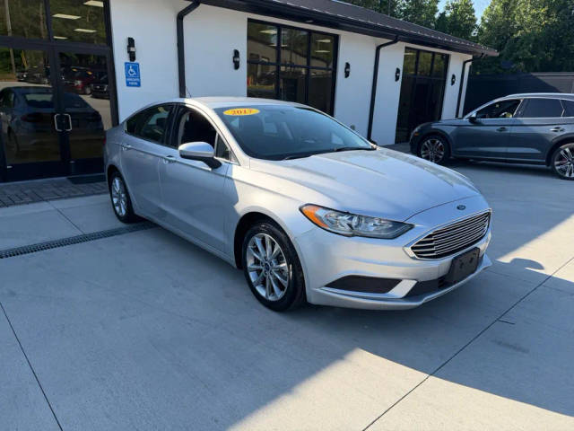 2017 Ford Fusion SE FWD photo