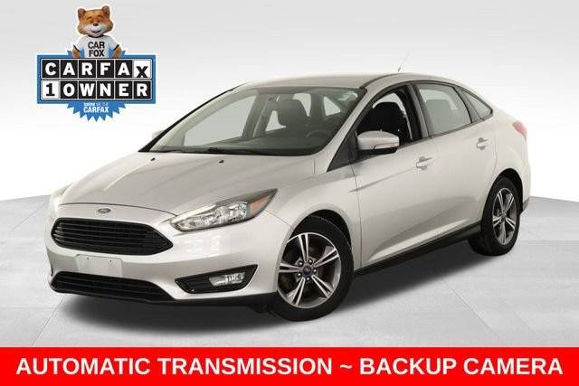 2017 Ford Focus SE FWD photo