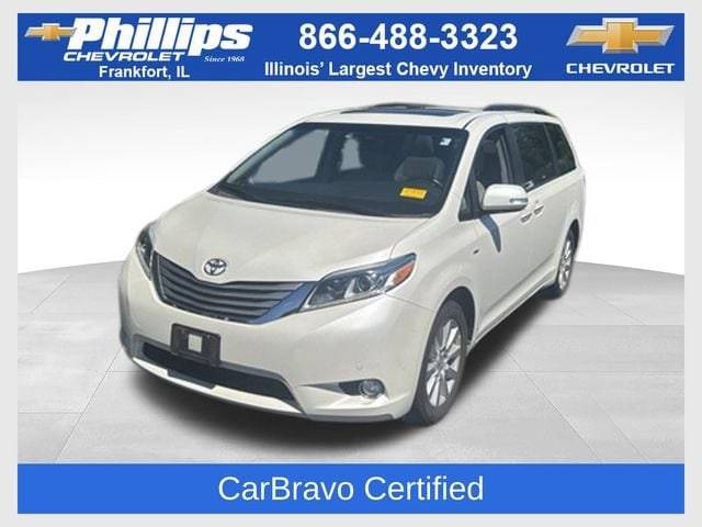 2017 Toyota Sienna  AWD photo