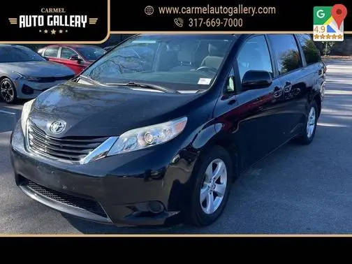2017 Toyota Sienna LE FWD photo