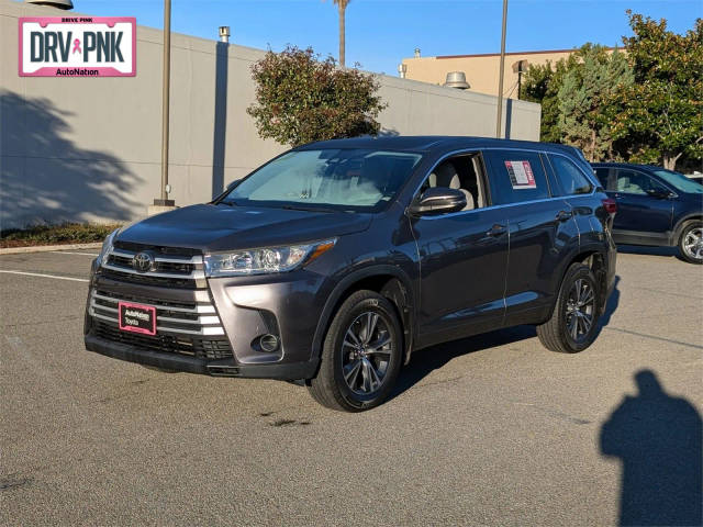 2017 Toyota Highlander LE FWD photo