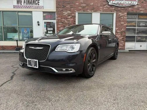 2017 Chrysler 300 300C AWD photo