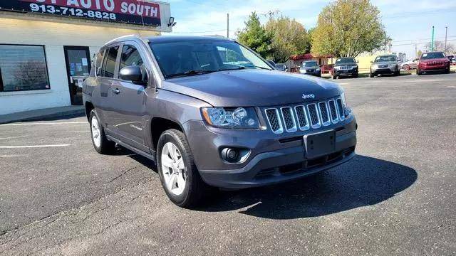 2016 Jeep Compass Latitude 4WD photo