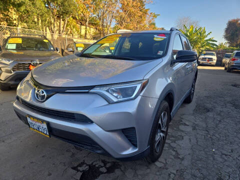 2016 Toyota RAV4 LE FWD photo