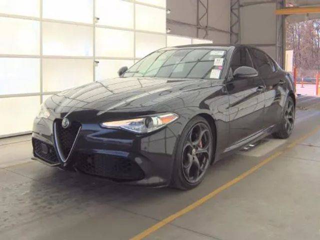 2017 Alfa Romeo Giulia Ti RWD photo