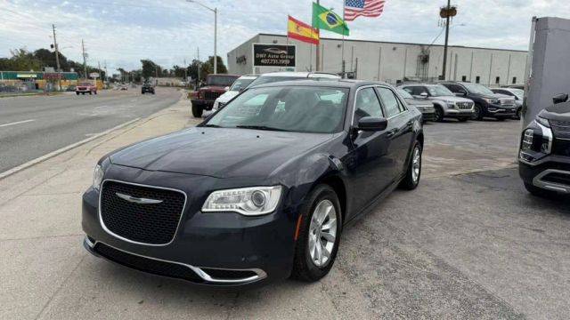 2016 Chrysler 300 Limited RWD photo