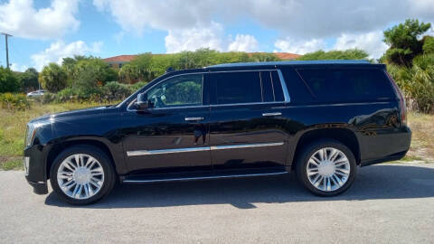 2017 Cadillac Escalade ESV Luxury 4WD photo