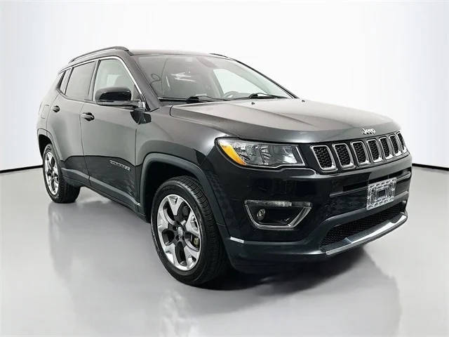 2017 Jeep Compass Limited 4WD photo