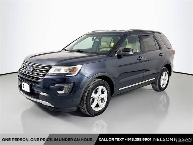 2017 Ford Explorer XLT 4WD photo