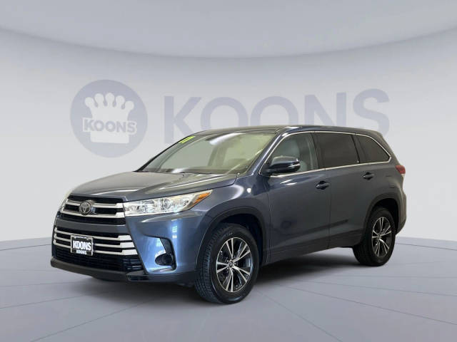 2017 Toyota Highlander LE FWD photo