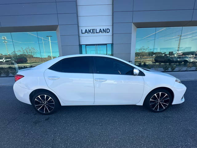 2017 Toyota Corolla SE FWD photo