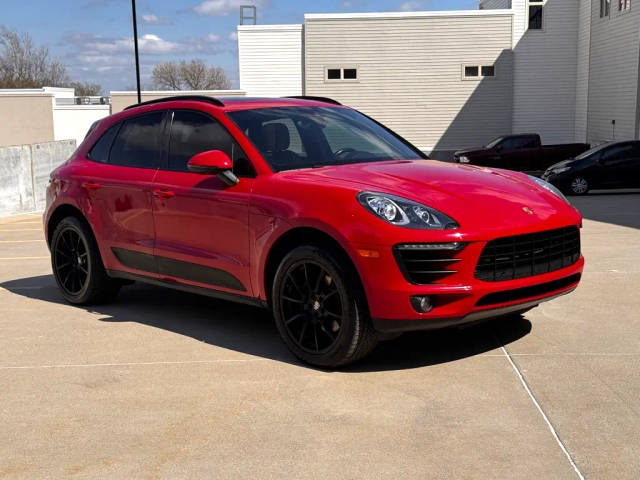 2017 Porsche Macan AWD photo