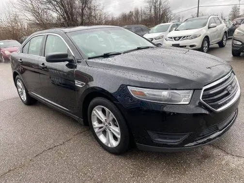 2017 Ford Taurus SE FWD photo