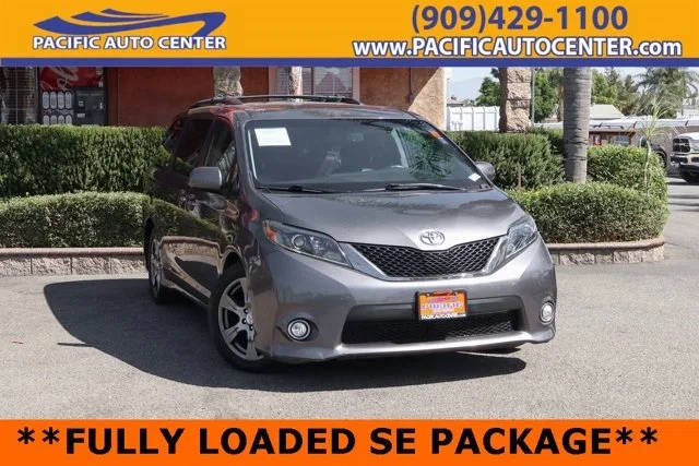 2017 Toyota Sienna SE FWD photo